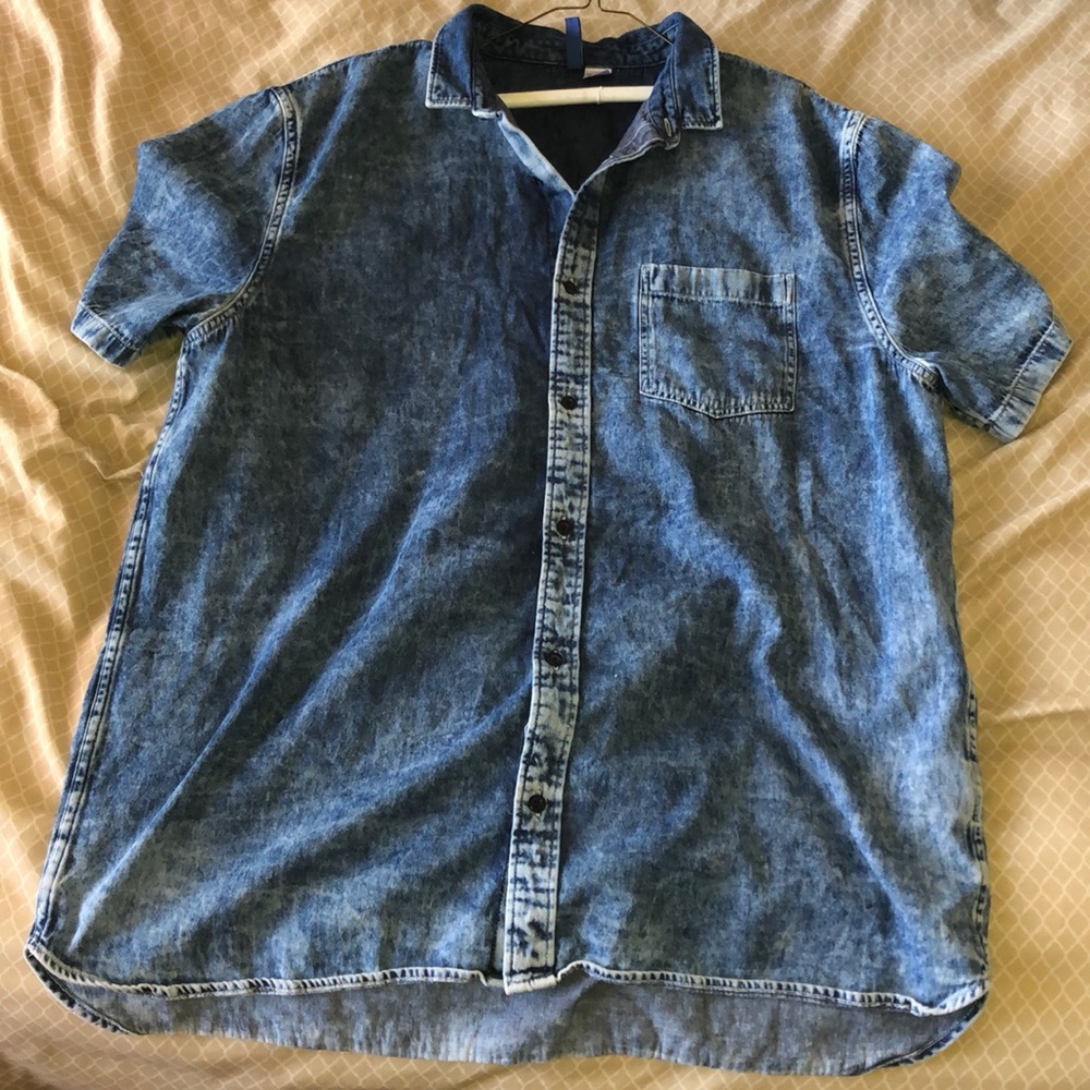 Short sleeve denim button up